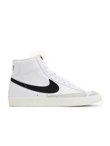 Nike Blazer Mid '77 男童运动鞋，复古麂皮细节，轻盈泡沫缓震，耐磨人字纹鞋底，休闲百搭 DA4086-100 - 白色/全橙色/黑色 - 查看 3