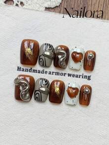 10片手工方形美甲贴片，短款，复古棕色、灰色、白色，含闪粉、金箔、3D爱心美甲饰品、手绘不规则线条金属圆点、铬粉美甲，简约优雅奢华的冬季美甲，极简美学秋季美甲贴片，多功能DIY假指甲，适合派对、日常、约会、工作场合，可重复使用，送给女性和女孩的美甲用品。 - 彩色 - 查看 2