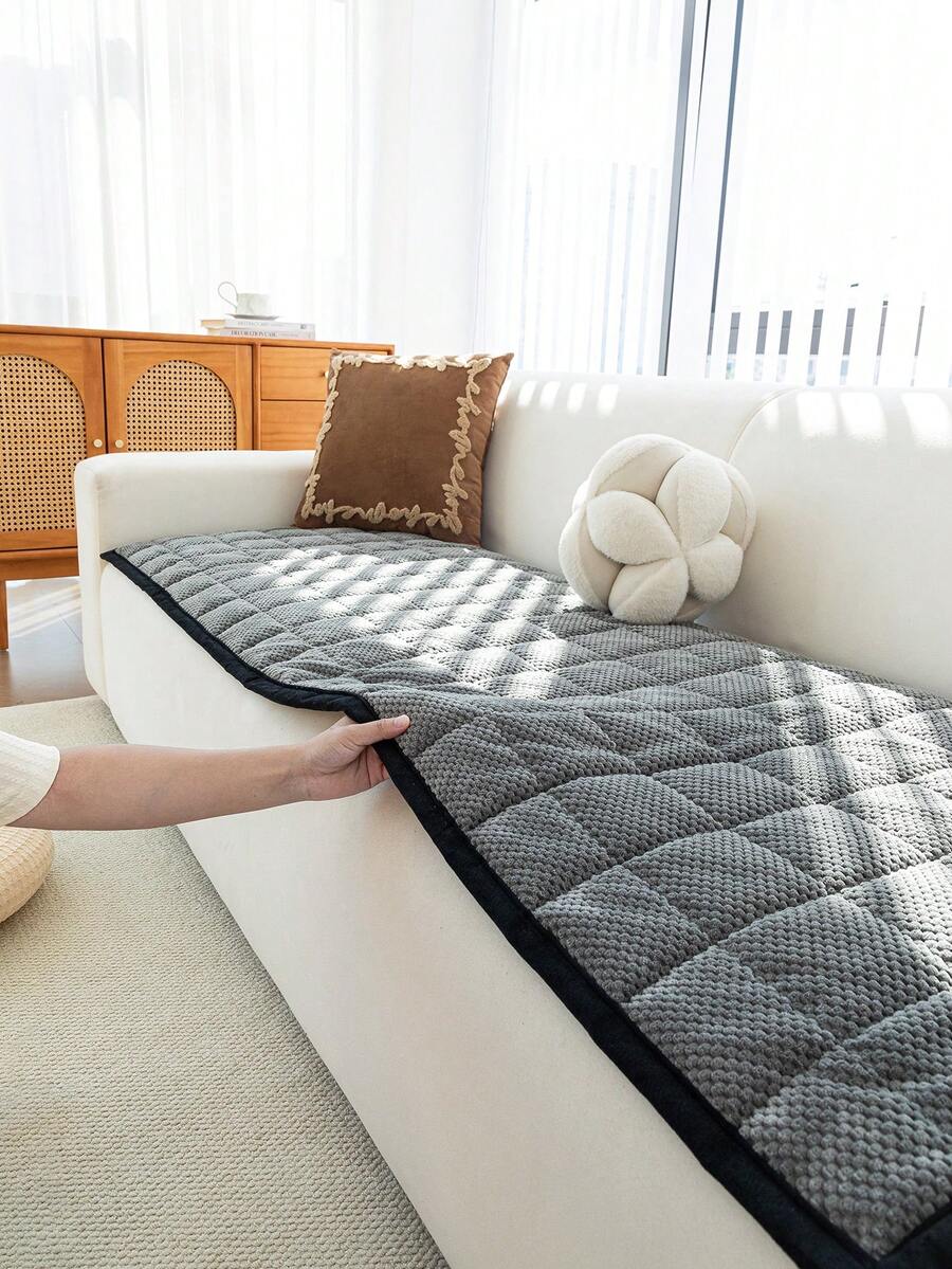 1pc Solid Color Plush Sofa Cover - Modern Non-Slip Warm Sofa Protector, Black Edged Bottom Sofa Cushion, Fits Single To Four-Seater Sofa - Machine Washable Polyester Home Decor