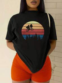 Camiseta gráfica de ciclismo al atardecer retro para mujer, de cuello redondo y corte relajado con estampado único, cómoda para uso diario, tela de mezcla de algodón suave y transpirable, perfecta para un estilo informal y aventuras al aire libre. - Negro - Ver 2