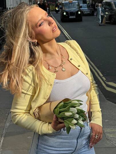 Nuevo Cardigan de Moda Estilo Callejero para Mujer 2025, Cierre con Botones, unicolor, Manga Larga Ajustada