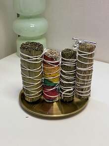 Incienso natural de Cupressus Torulosa, purifica el espacio y ayuda a la meditación