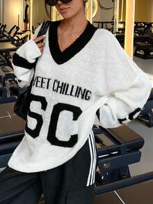 كنزة صوفية نسائية جديدة الطراز بياقة على شكل حرف V بتباين لوني، قماش جاكار فضفاضة بأكمام طويلة منسدلة، طراز رياضي كاجوال أمريكي كلاسيكي، مناسبة للخريف والشتاء