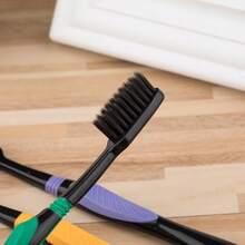 3 piezas Cepillo de dientes de carbón de bambú ultra suave para adultos, cuidado dental saludable (color aleatorio)