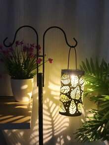 1pc Natural Leaf Carved Hollow Metal Lamp, Projection Effect, Suitable For Christmas, Easter, Parties, Weddings, Picnics, Indoor, Outdoor, Garden, Living Room, Autumn/Winter Decor