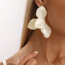 Mydear 1 Pair Fashionable Exaggerated Enamel Half Petal Flower Earrings, Suitable For Women's Daily Wear - Flowers - View 4