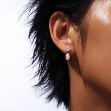 LOVESSOM 1 Coppia di Orecchini in Argento 925 con Moissanite a Forma di Lacrima da 1,5 Carati * 2, Semplici e di Moda, Versatili per Uomo e Donna, Adatti per Matrimoni, Proposte, Vacanze, Viaggi, Appuntamenti, Feste, Festa della Mamma, Festa del Papà, Pasqua, Compleanni, Anniversari e Regali