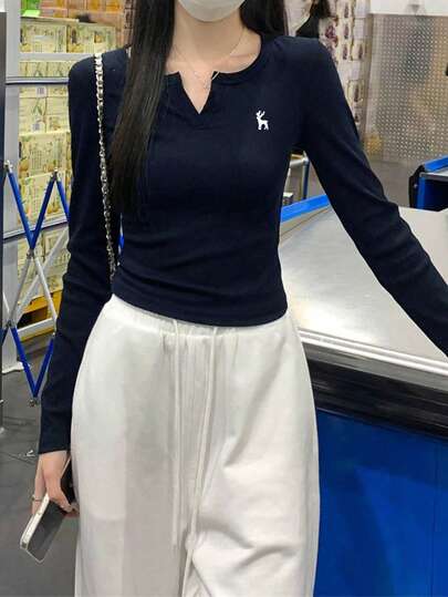 女士秋冬韩版半领修身刺绣百搭长袖T恤打底衫