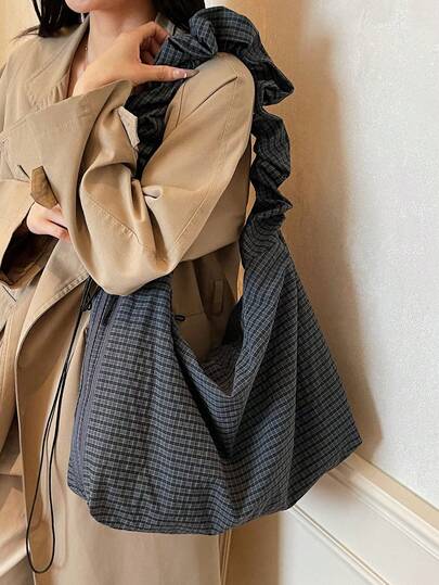 新款休闲时尚大容量褶皱肩带格纹宽松轻便百搭斜挎包，适合大学、通勤、购物、度假、欧式/美式/韩式