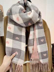 1-Piece Women's Vintage Plaid Heart-Shaped Scarf Set - Thick And Warm, With Contrasting Black And Brown Colors. A Versatile And Fashionable Neck Scarf Perfect For Daily Commuting, The Office, And Social Gatherings. A Must-Have Autumn And Winter Accessory And A Scarf.