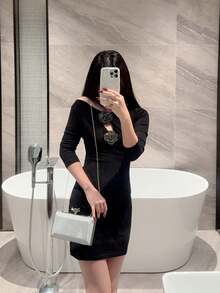 1 件简约迷你盒式手拿包，奢华金属扣设计晚礼服包，优雅闪亮迷你钱包，适合正式场合，适合作为生日/节日礼物，配有可拆卸肩链 - 銀色 - 查看 11