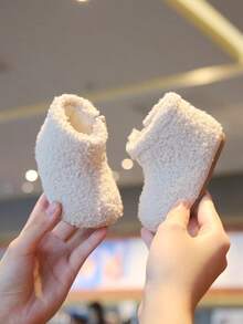 Infant Furry Boots Princess Shoes, Winter Plush Boots, Girls' Short Boots Soft Bottom Baby Toddler Shoes, Lightweight Flat Boots, Suitable For Babies Indoors And Outdoors - Beige - View 3