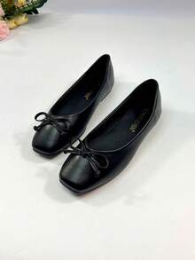 أحذية نسائية مسطحة ذات أصابع مربعة مزينة بفيونكة سوداء بسيطة، ذات نعل مريح ومانع للانزلاق، أحذية لوفر سهلة الارتداء، مناسبة للارتداء اليومي