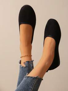 Classic Round Toe Flat Women's Shoes, Plus Size Version 36-43, Thickened Forefoot Protects Feet, Optimized Heel Design Prevents Slipping, Soft Fabric Material And Cushioned Insole For Comfortable Wear