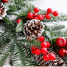 Decorațiune artificială de Crăciun: Ornament suspendat din ace de pin de 49,6 cm, cu fructe de pădure roșii, conuri de pin și fundă roșie - neagră în carouri, pentru scene de festival/camere/acasă/birou/decorațiuni de Crăciun pentru petreceri tematice