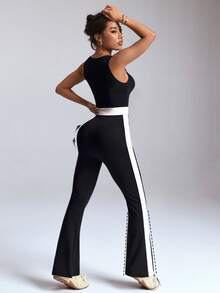 Combinaison de sport pour femmes avec couleurs contrastées, sans manches, coupe slim, micro-yoga