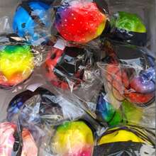 Bola de rebote de piedra lunar de moda con cordón elástico, bola de rebote con luz intermitente para aliviar el estrés, pequeño regalo de Halloween, pequeño presente sorpresa de Navidad