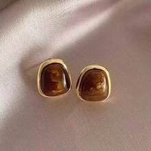 Elegant Earlobe Clip-On Earrings For Women, Minimalist Triangle Design, Lightweight Luxury Non-Pierced Earrings - A - View 6