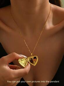 1 件经典浪漫心形纹理不锈钢照片盒项链，适合女性约会或日常佩戴，或作为节日礼物送给爱人 - 金黃色 - 查看 3