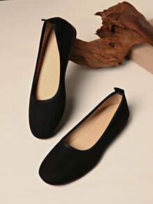 Classic Round Toe Flat Women's Shoes, Plus Size Version 36-43, Thickened Forefoot Protects Feet, Optimized Heel Design Prevents Slipping, Soft Fabric Material And Cushioned Insole For Comfortable Wear