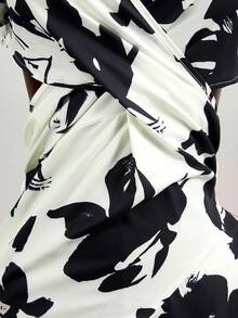 Elegant Women's Printed Medium Length Dress, V-Neck Short Sleeved Design, Asymmetrical Ruffle Edges And Wrap Details, Suitable For Garden Parties, Brunch Dates, Vacation Photography, Wedding Guests Or Holiday Celebrations