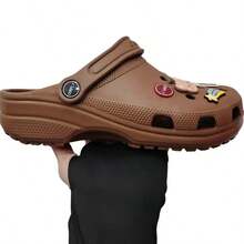 Chinelo Feminino Estilo Babuche Pigente Corfly Baixo 100% EVA Solado Leve Antiderrapante broches enviados aleatorio Praia - Chocolate - Visão 5