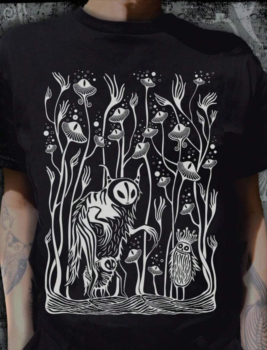 Embrace The Beauty Of Simplicity With A Piece That's Minimal But Never Mundane . It's Affordably Priced Without Compromising On Quality, Making It Easy To Stock Up Or Experiment With Different Styles. Whether You're A Student, Professional, Or Fashion Enthusiast, This Black Short Sleeve Tee Delivers Style, Comfort, And Value In One Essential Piece. Black Long Sleeve With Popular Colors, Animal Patterns, Geometric Patterns, Tie Dye Patterns, Floral Patterns, Millennial Spicy Girl Style, Y2K Style, Basic Patterns, Floral Patterns, Loose,Fall Outfit For Women, Christmas Outfit Women,Tops,Fall Clothes For Women,Vestidos Elegantes De Mujer,Winter Clothes For Women,Niche Vitality, Plus A Comfortable Fit - 黑色 - 查看 1
