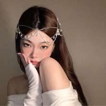 阿拉伯风流苏额头发饰 | 这款复古手工发饰做工精细，每一根流苏都散发着神秘的异域风情，展现出精湛的工艺。搭配可选配的腰饰，打造从头到腰的统一风格。 - 銀色 - 查看 1