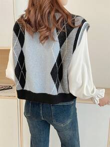 Vintage Style Contrast Color Rhombus Pattern Knitted Vest, No Shirt - Grey - View 3