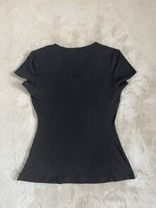 女款 Y2K 蝴蝶印花 V 领短袖 T 恤，海军蓝 - 黑色 - 查看 2