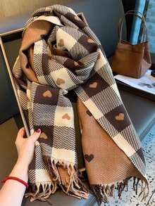 1-Piece Women's Vintage Plaid Heart-Shaped Scarf Set - Thick And Warm, With Contrasting Black And Brown Colors. A Versatile And Fashionable Neck Scarf Perfect For Daily Commuting, The Office, And Social Gatherings. A Must-Have Autumn And Winter Accessory And A Scarf.