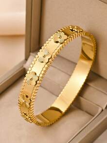 4pcs/1set 18K Gold Plated Stainless Steel Women Fashion Bracelet Set, 3D Five-Leaf Flower Bracelet, Four-Leaf Flower Nail Bracelet, Four-Leaf Flower High-Quality Rhinestone Bracelet, Waterproof & Fade-Resistant, Suitable For Daily Wear, Parties, Gifts For Friends & Family, Valentine's Day, Christmas - Gold - View 8