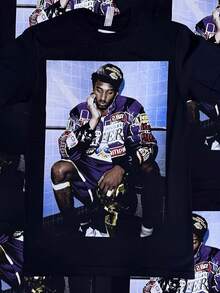 T ShirtShip T T-Shirt-Vintage Lakers Graphic, Purple 2001 Locker Room Style, Retro Basketball Tribute Unisex 220G 100% High-Density Cotton T-Shirt-Comfortable And Skin-Friendly, Perfect For Everyday Wear, Gym Training, And Travel. Perfect As A Surprise Gift For Birthdays And Anniversaries. Vintage-Style Tops, Cute Cotton Tops For Women. Unisex 220G 101% High-Density Cotton T-Shirt-Comfy And Skin-Friendly, Perfect For Everyday Wear, Gym Workout, And Travel. Perfect As A Surprise Gift For Birthdays And Anniversaries. Vintage-Style Tops, Cute Cotton Tops For Women. - Đen 2 - Xem 1