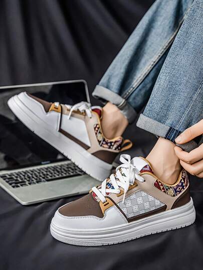 新款男士运动鞋，时尚韩版滑板鞋，透气休闲鞋，平底一脚蹬鞋，百搭鞋，适合圣诞节、新年、情人节等节日，适合青少年和家人的礼物