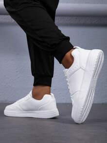 大码男士轻便休闲运动鞋 - 防滑 EVA 鞋底，纯色超细纤维鞋面和织物衬里，圆头系带设计，厚底休闲运动鞋，适合户外、校园、派对、度假、街头、滑板，简约百搭的鞋子 - 白色 - 查看 6