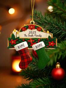 Décoration de Noël personnalisée de bas de Noël de famille avec 2 à 8 noms personnalisés. Décoration festive de vacances 2025, cadeau souvenir pour les parents, grands-parents, amis. Parfait pour le sapin de Noël, la décoration de la maison, ornement personnalisé pour les rassemblements en famille - Multicolore - Voir 16
