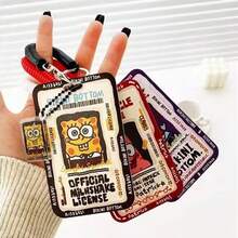 这款可爱经典的海绵宝宝卡包采用经典卡通设计。透明面可放置名片、银行卡、学生证等。它能保护您的卡片免受刮擦、磨损和消磁，延长卡片的使用寿命。此外，它还配有弹簧挂绳，方便携带。 - 彩色 - 查看 7