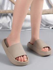 Kids' Fashion Slippers, Soft Thick-Soled Children's House Slippers For Beach, Pool, Shower, Comfortable Indoor/Outdoor Toddler Sandals - Khaki - View 3