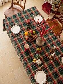 1pc Christmas Green Tablecloth, Tassel Fringe, Retro Green Plaid, Brushed Woven Fabric, Rectangular, Washable, Suitable For Coffee Table, Bedside Cabinet, Autumn/Winter Dining Table Decor, Suitable For Home, Kitchen, Party, Holiday, Christmas, New Year Decoration