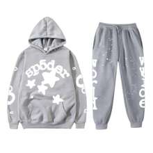 traje gris