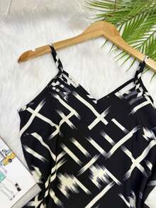 Beautiful, Fashionable Crepe Fabric Printed Tank Top - Black - View 2