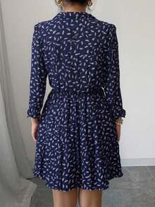 vestido dama mujer estampado mini hojas cuello camisero escote v botonadura frontal manga tres cuartos cintura elástica lazo recto largo medio sensación ligera urbano diario otoño primavera - Azul Marino - Ver 2