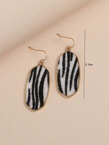 1 Pair Zebra Striped Geometric Oval Earrings