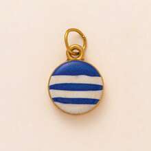 1 pezzo di ciondolo in zirconia a forma di cuore, macchina fotografica, pallavolo, pizza, cola, caffettiera, fiore, può essere utilizzato per realizzare collane, braccialetti, orecchini, catene per borse, portachiavi, ecc. Materiale in acciaio inossidabile placcato in oro 18K, ornamenti a forma di charm, perline decorative, accessori gioielleria da donna, accessori fai-da-te, accessori portachiavi, accessori in acciaio inossidabile, ciondoli in acciaio inossidabile, ecc.