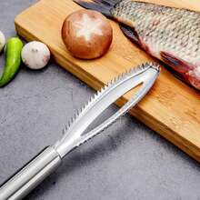 Écailleur de poisson portable en acier inoxydable avec dents de scie - outil de cuisine facile pour nettoyer le poisson