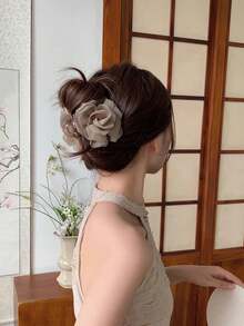 1 Stück Gaze-Rosen Clip, hochwertige Temperamentvolle und einfache Art, mit einer Haarklammer, Haarkarte, Haaraccessoires, Kopfschmuck, neuer Stil, Herbst, Haaraccessoires, Reisen, Frauen, Haarpflege, Harzeug, Zeug, Schönheitszubehör, Geschenke, Reisen, Geschenke für Frauen, Harzeug, Strumpfstopfer