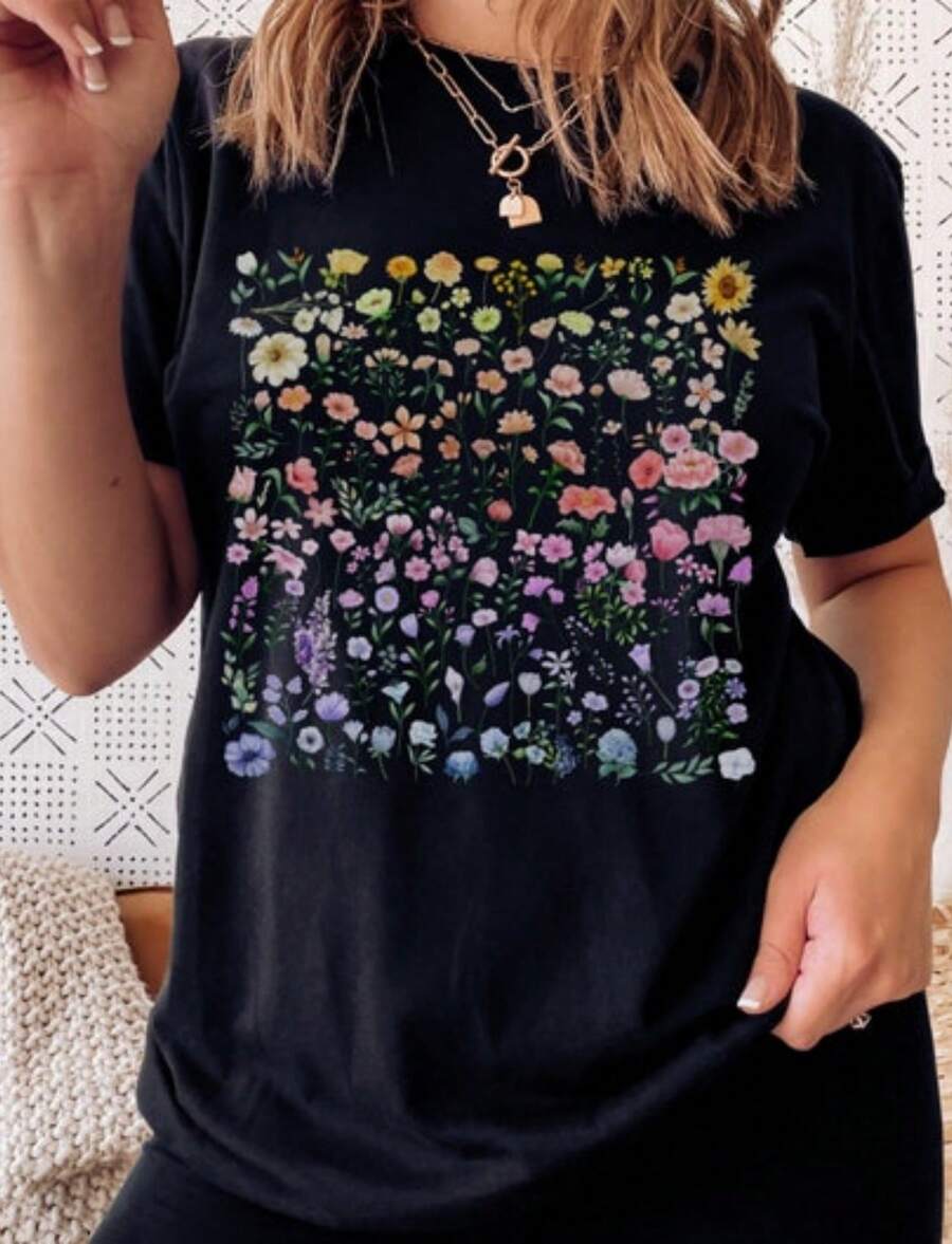 Embrace The Beauty Of Simplicity With A Piece That's Minimal But Never Mundane . It's Affordably Priced Without Compromising On Quality, Making It Easy To Stock Up Or Experiment With Different Styles. Whether You're A Student, Professional, Or Fashion Enthusiast, This Black Short Sleeve Tee Delivers Style, Comfort, And Value In One Essential Piece. Black Long Sleeve With Popular Colors, Animal Patterns, Geometric Patterns, Tie Dye Patterns, Floral Patterns, Millennial Spicy Girl Style, Y2K Style, Basic Patterns, Floral Patterns, Loose,Fall Outfit For Women, Christmas Outfit Women,Tops,Fall Clothes For Women,Vestidos Elegantes De Mujer,Winter Clothes For Women,Niche Vitality, Plus A Comfortable Fit - màu đen - Xem 1