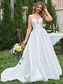 Suknia ślubna w jednolitym kolorze z dekoltem w serek i plisowanym wzorem, elegancka i luksusowa, na cienkich ramiączkach - Biały - Zobacz 2