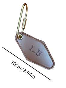 【个性化】个性化定制名字仿皮钥匙扣，时尚礼物，男女皆宜，可作背包饰品配件，不锈钢材质，色彩缤纷，可爱俏皮，趣味十足，卡哇伊风，千禧年复古风，时尚百搭，休闲百搭，可定制，是送给她、家人、朋友的理想礼物，适合情人节、母亲节等场合，冬日优雅，旅行收纳包。 - 鑰匙扣 - 查看 7
