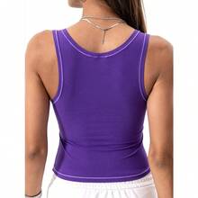 Camiseta de mujer de costilla con acolchado, top de entrenamiento de cuello cuadrado, top corto ajustado, camiseta básica de tirantes - Violeta - Ver 7
